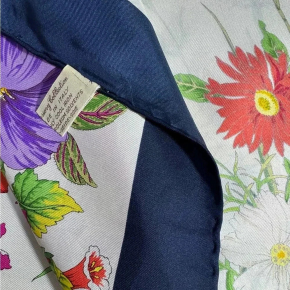 Gucci 100% Silk Scarf - Picture 4 of 6